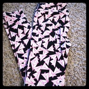 Lularoe OS Paper Airplane Leggings